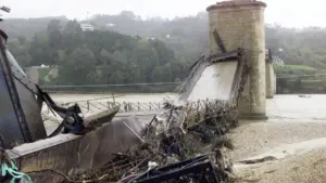 À Entre-os-Rios, il y a encore des vies en suspens 25 ans après la chute du pont.