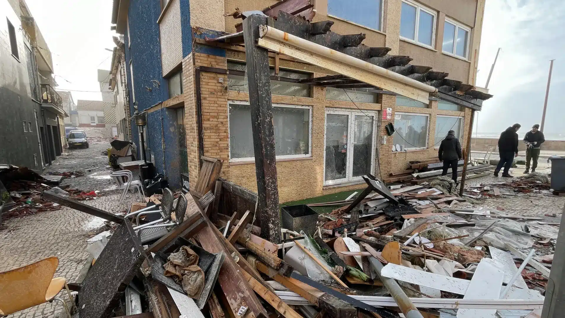 À LA MINUTE : Plusieurs districts en alerte ; 1 220 incidents vendredi.