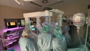 Amadora-Sintra réalise la première chirurgie robotique en Gynécologie.