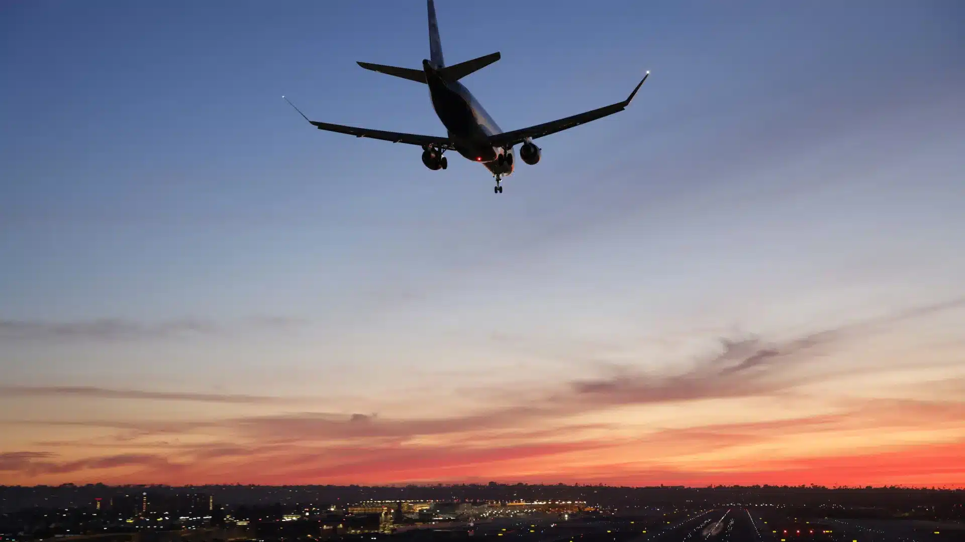 Après controverse, le gouvernement suspend les modifications au subside de mobilité.