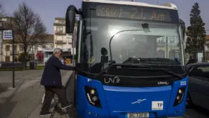 Aujourd'hui commencent sept nouvelles lignes de bus de Unir dans la Métropole de Porto.