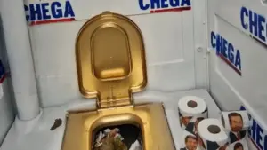 Bordalo II a une nouvelle provocation artistique. "Le nettoyage commence ici"