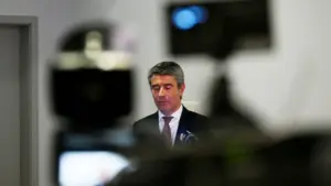 Carneiro déplore la tragédie en Espagne et envoie une lettre de condoléances