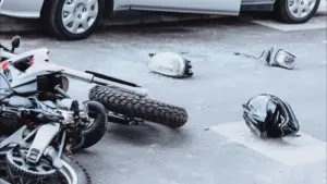 Collision entre une voiture et une moto fait une victime mortelle à Esposende