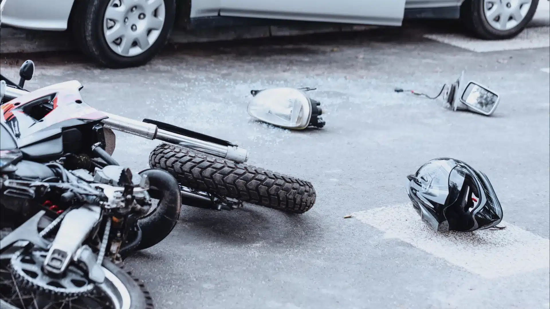 Collision entre une voiture et une moto fait une victime mortelle à Esposende