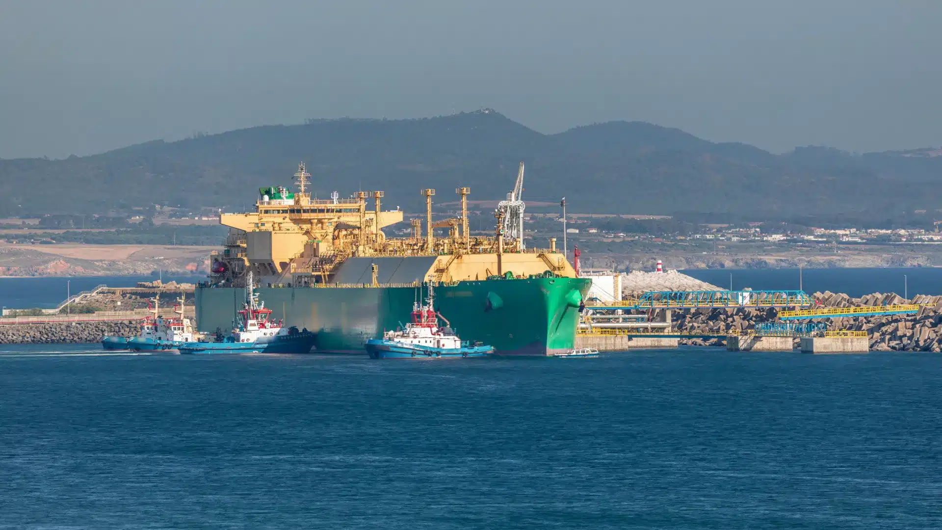 Commerce international ? Les exportations et importations plongent en novembre.