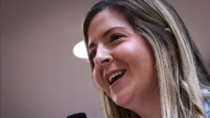 Créée une ligne de 1 million d'euros pour la culture jusqu'en décembre.