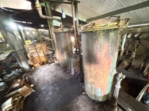 Démantèlement d'une distillerie illégale : "Saisie de 8 tonnes de marc de raisin"