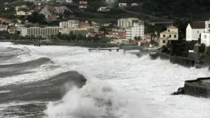 Dépression Francis. Madère reste sous avertissements de mauvais temps jusqu'à samedi.
