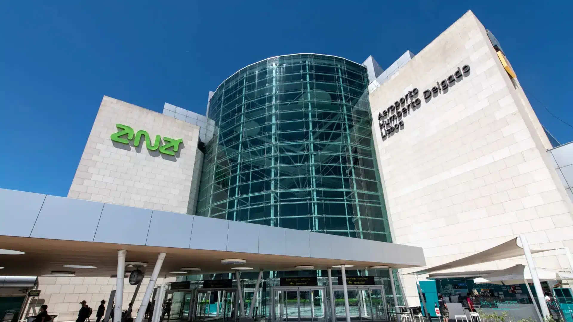 Deux personnes arrêtées à l'aéroport de Lisbonne. Elles ont tenté d'utiliser de faux passeports.