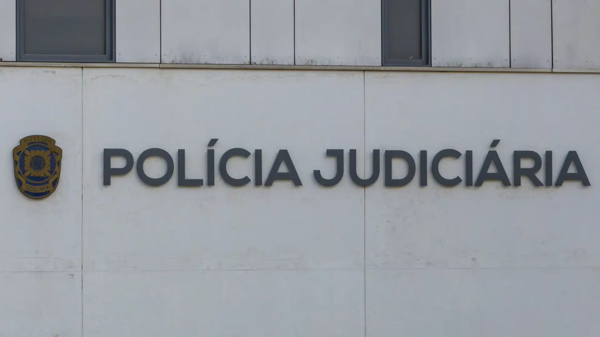 Équipage de semi-submersible avec cocaïne placé en détention provisoire