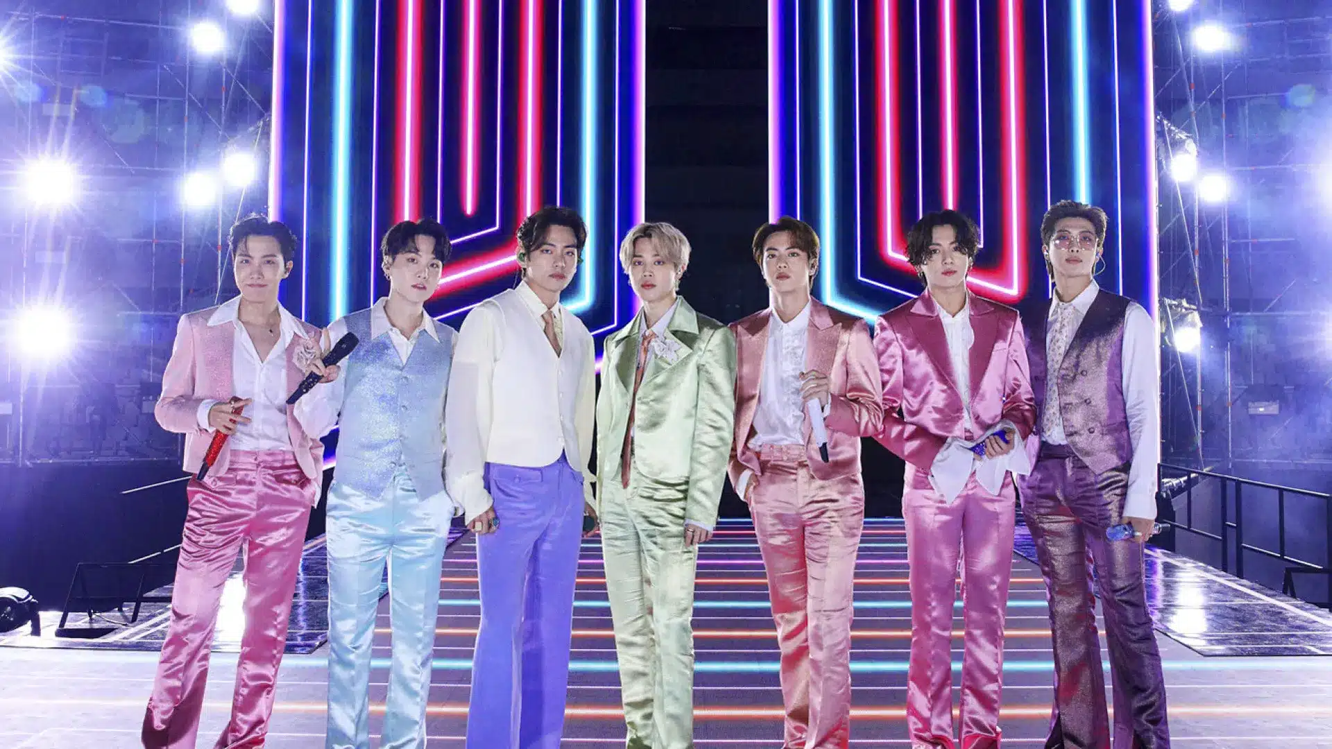 Êtes-vous fan de BTS ? Le plus grand groupe de K-pop au monde annonce une tournée.