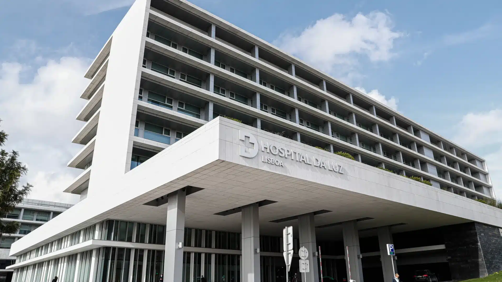 Fidelidade conclut la vente de 40 % de Luz Saúde. Découvrez à qui.