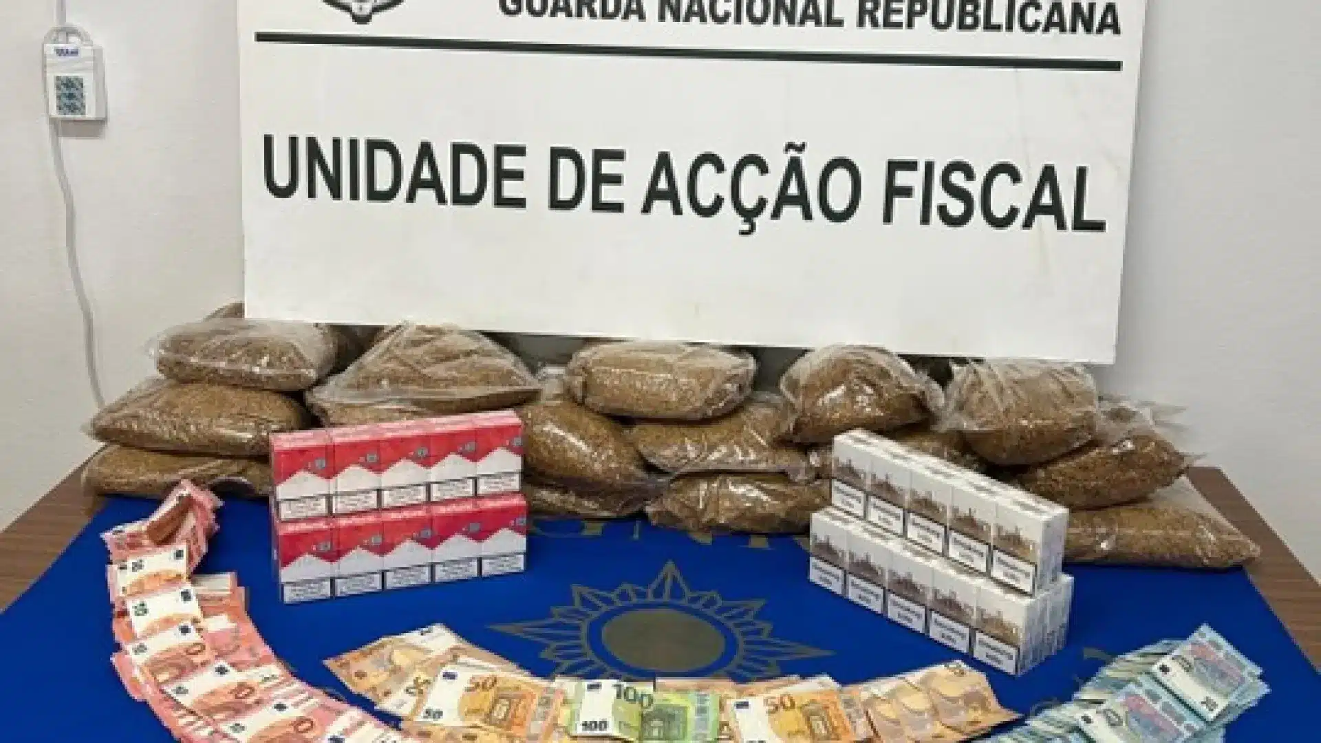 GNR saisit 55 kilos de tabac illégal et 12.500 euros à Évora.