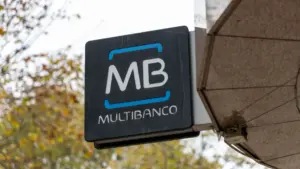 Homme arrêté à Aveiro pour vols et cambriolages de personnes âgées aux distributeurs automatiques.