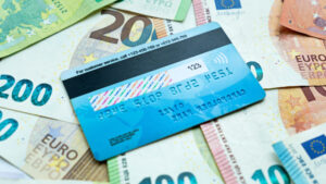 Indemnité de repas. La différence entre recevoir dans le salaire ou sur carte.