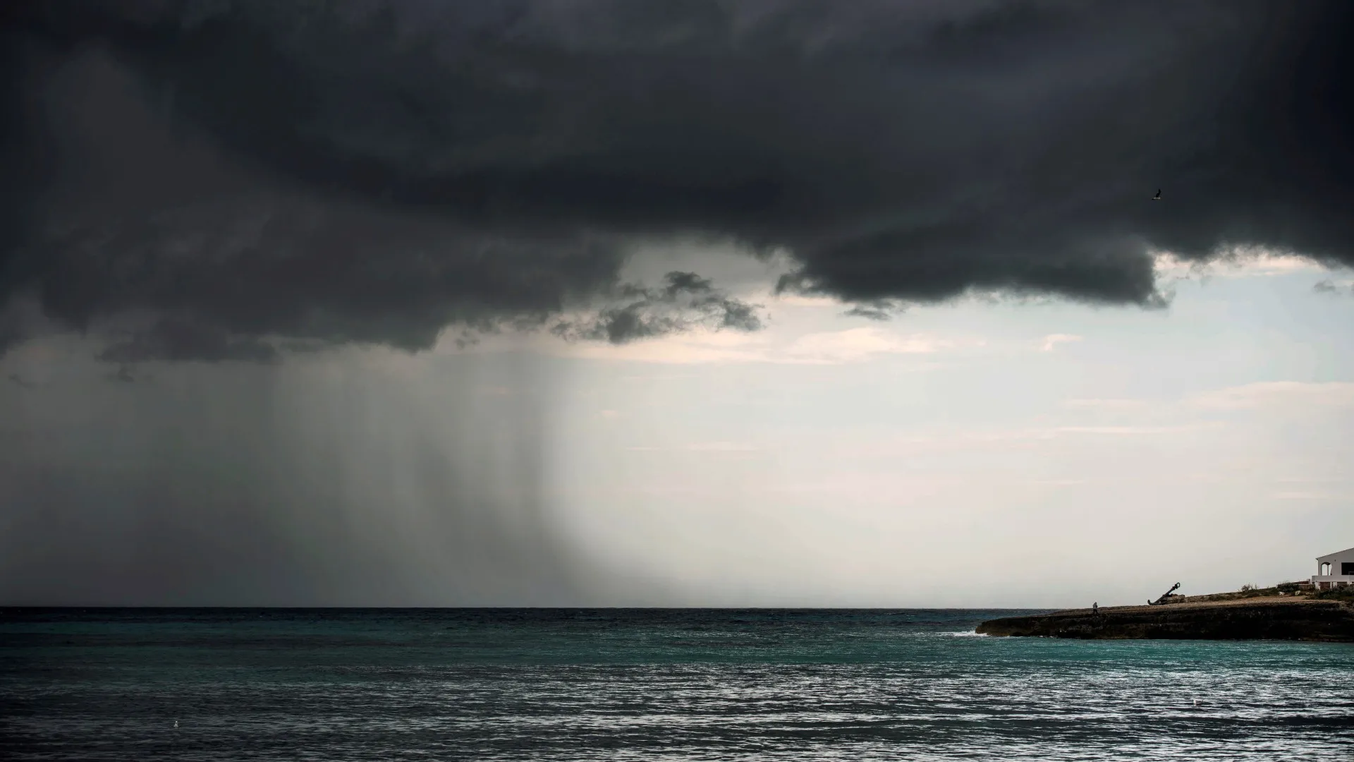 Ingrid aggrave la détérioration du temps à partir de l'après-midi. Il y a plusieurs avertissements.