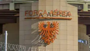 La Força Aérea reçoit le quatrième avion KC-390 et un kit de ravitaillement en vol.