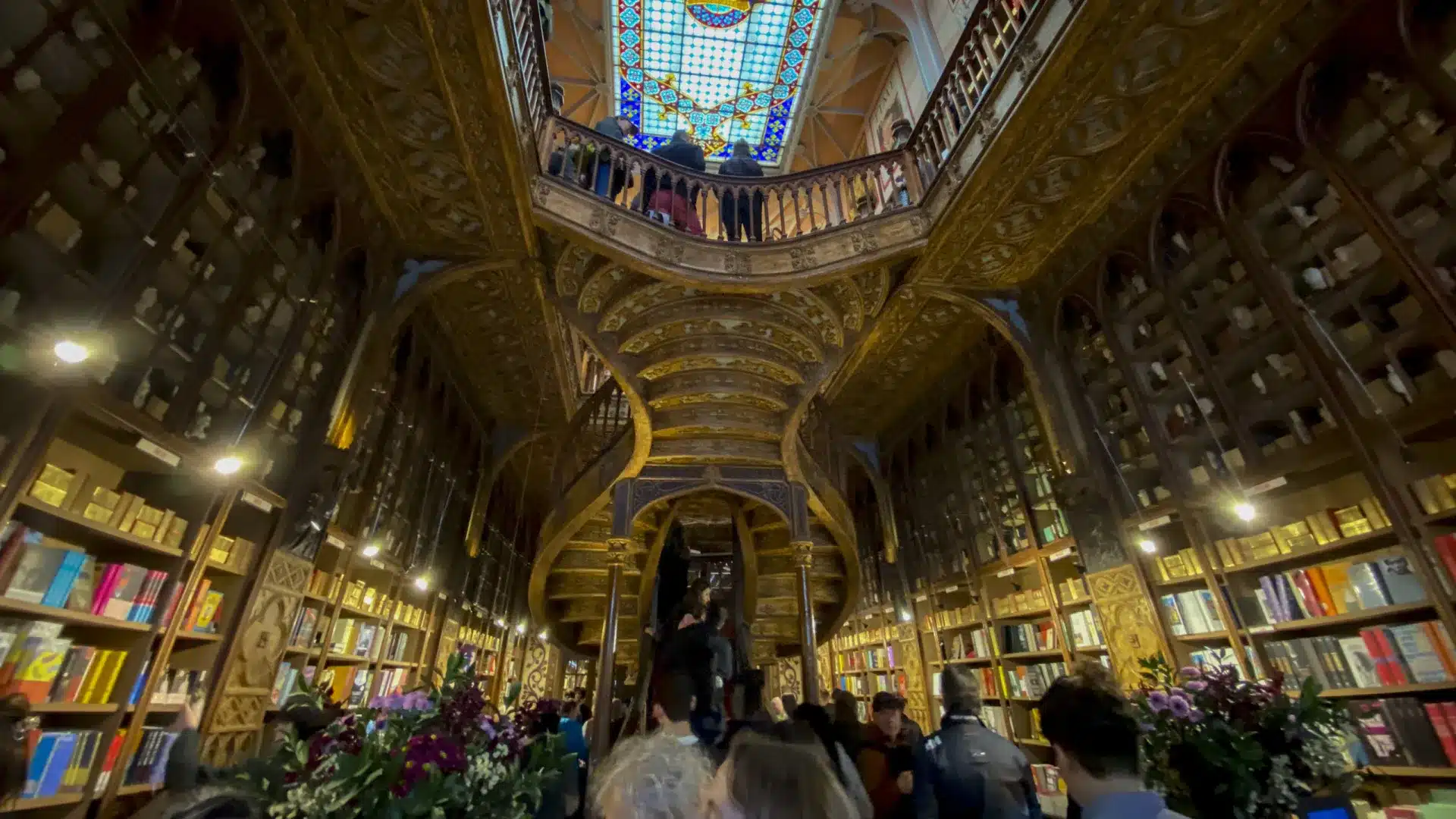 La librairie la plus belle du monde est portugaise et fête son anniversaire. Entrée gratuite.