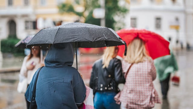 La pluie va continuer (et les températures descendent). Que prévoir pour demain ?