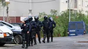 La PSP identifie près de 30 personnes après des coups de feu à Lisbonne.