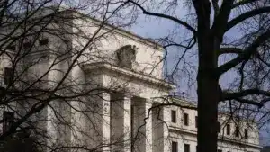 La Réserve fédérale américaine décide de maintenir les taux d'intérêt lors de la première réunion de l'année.