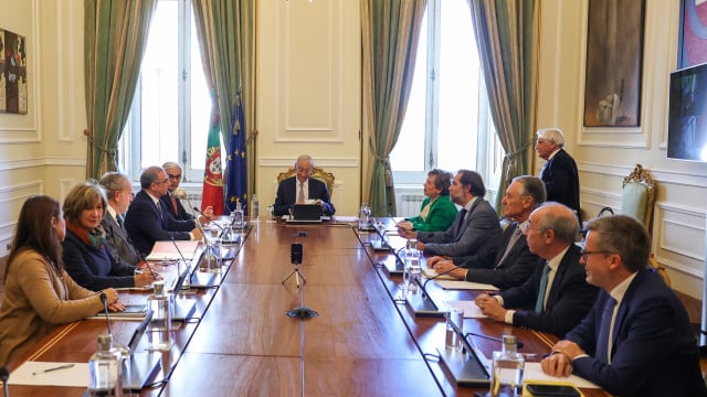 La réunion du Conseil d'État a déjà commencé (et il y a une absence)