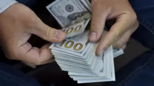 La richesse des 12 plus grands millionnaires est supérieure à celle de la moitié de l'humanité.