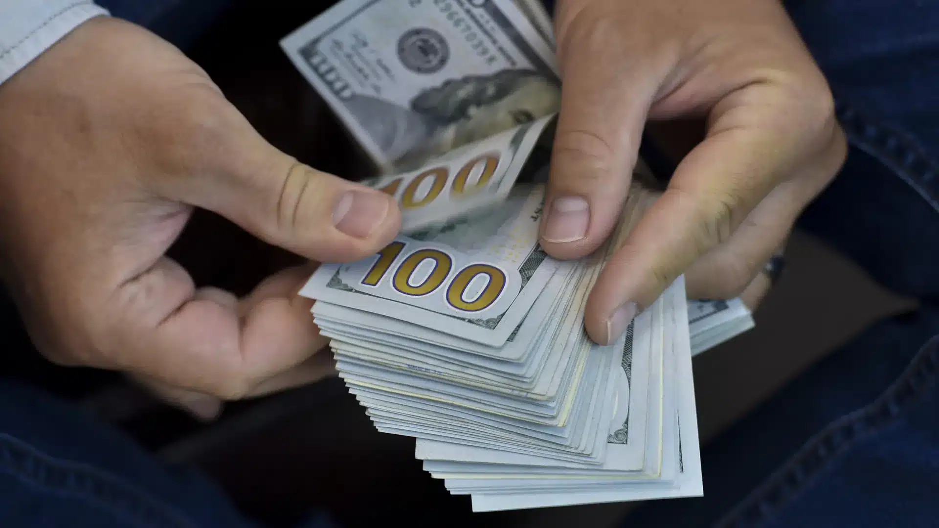 La richesse des 12 plus grands millionnaires est supérieure à celle de la moitié de l'humanité.