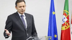 La société est plus évoluée "si elle dépend moins" du pouvoir public.