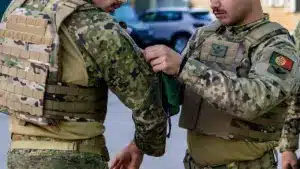 L'Armée de l'air attend des données pour enquêter sur un militaire lié aux néonazis.