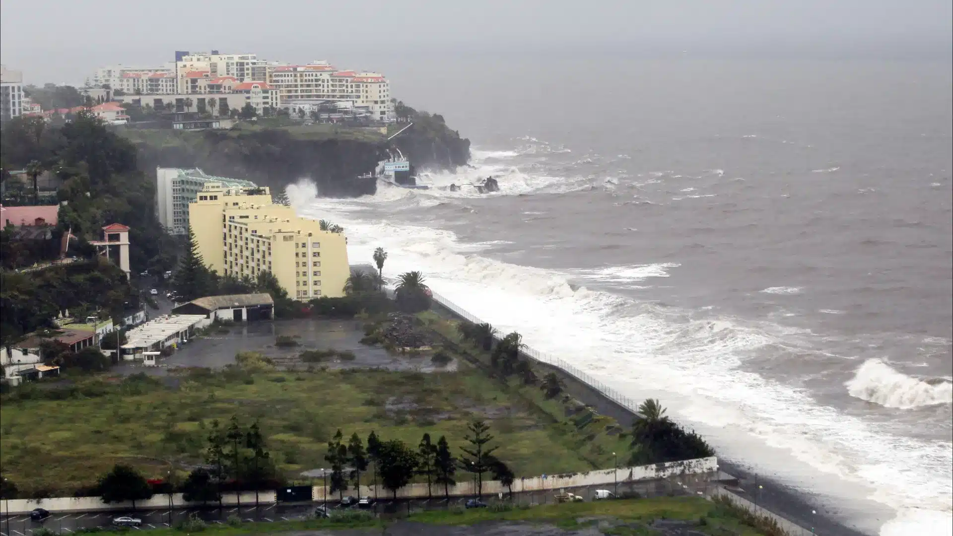 Le Capitaine du port de Funchal prolonge l'avis de forte agitation maritime jusqu'à lundi.
