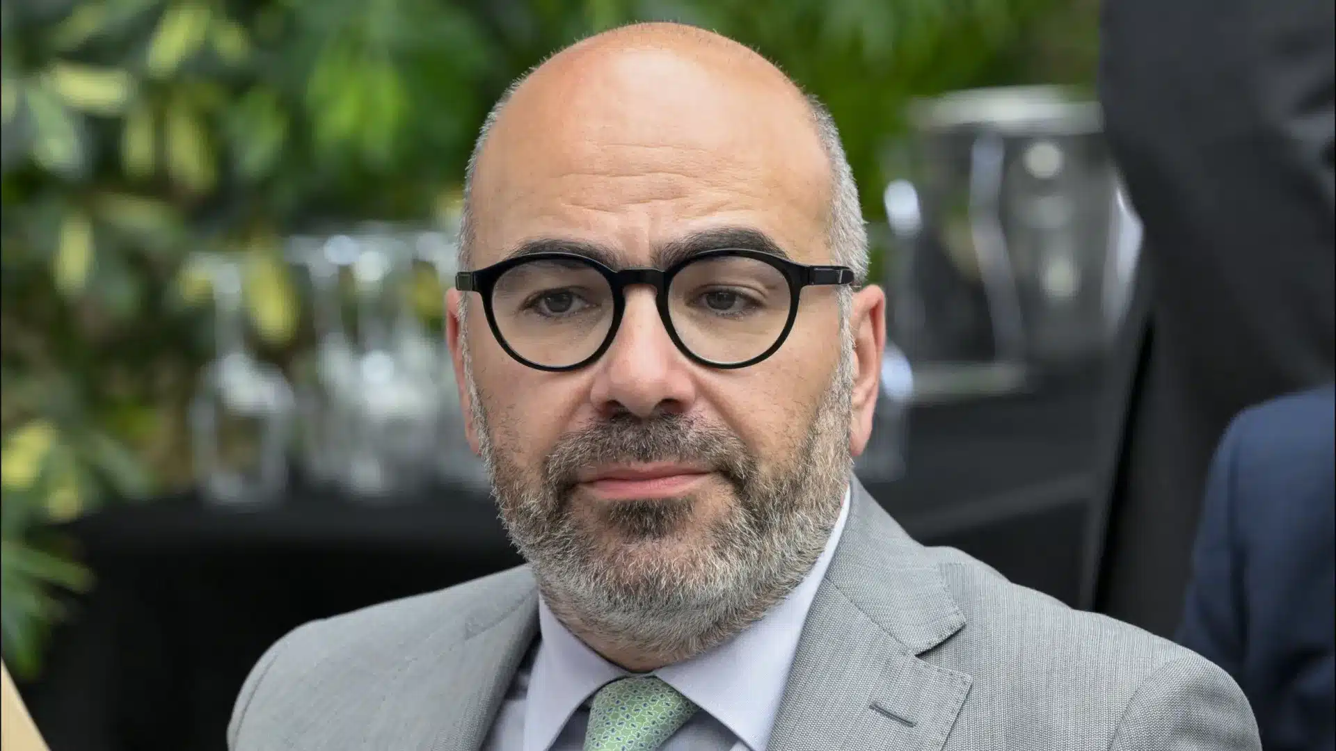 Le gouvernement assure "ne pas avoir diminué d'un millimètre" le contrôle des frontières.