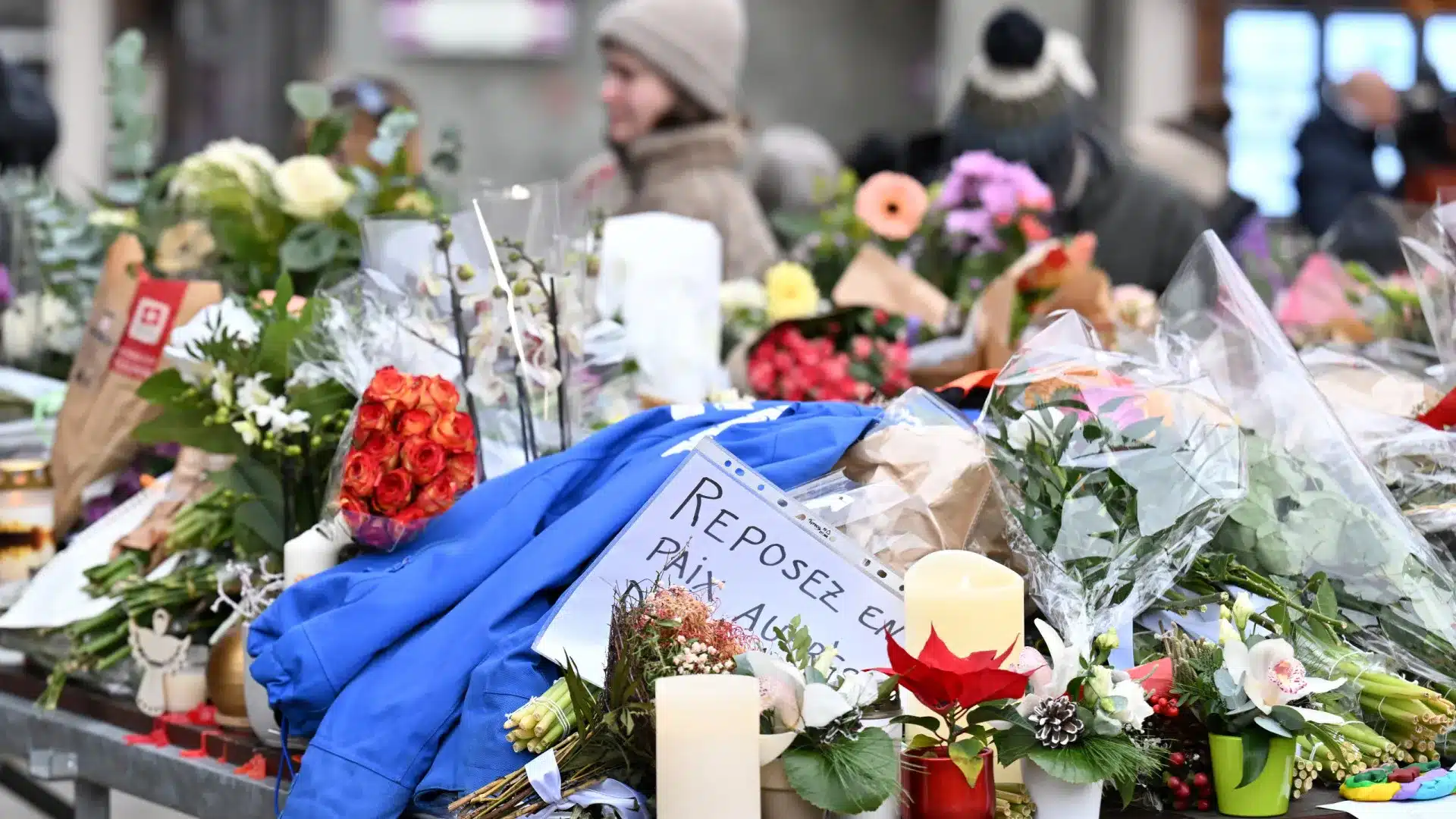 Le gouvernement confirme la mort d'une Portugaise dans l'incendie d'un bar en Suisse.