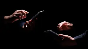 "Le mantra des 'fake news' diminue le rôle de la science et du journalisme"