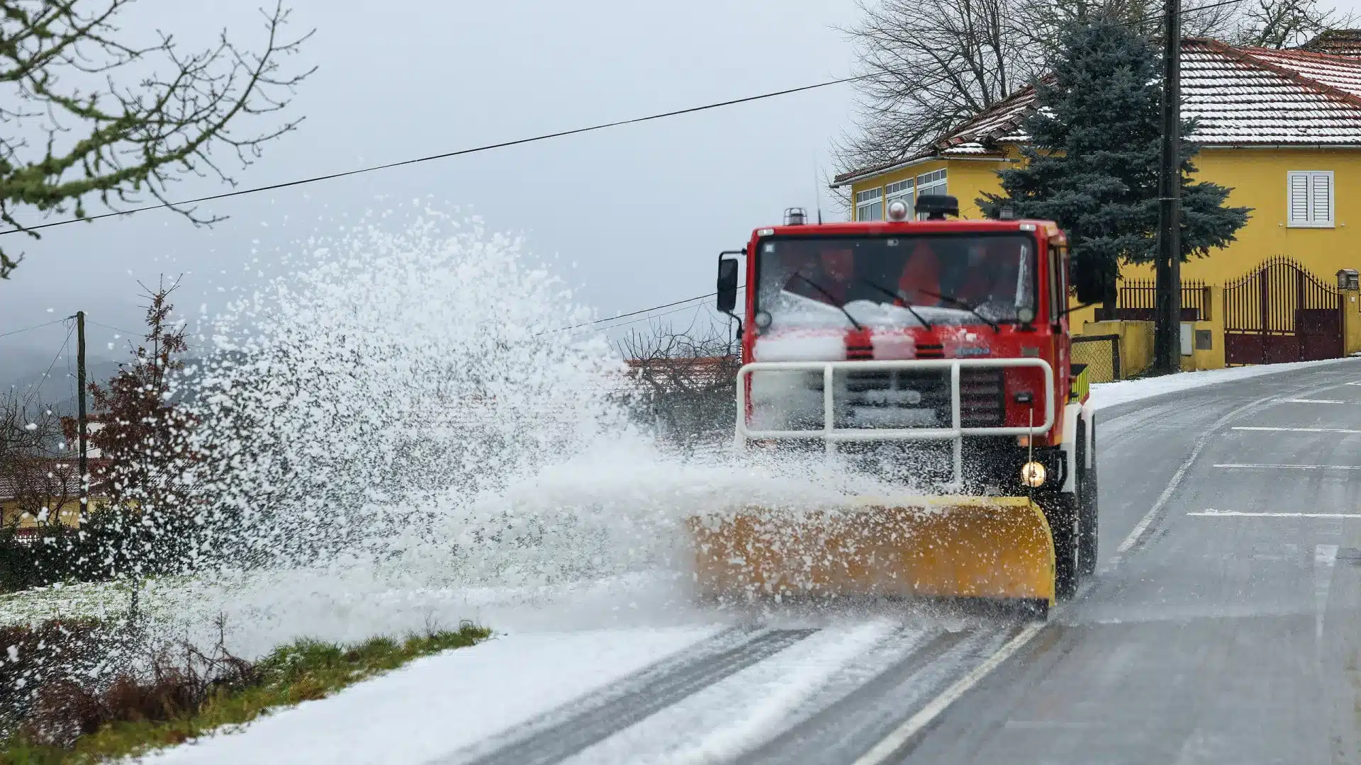 Le Portugal continental a enregistré 230 occurrences jusqu'à 12h00.