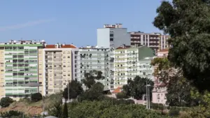 Le taux d'intérêt moyen des prêts immobiliers baisse à 3,414 % en 2025.