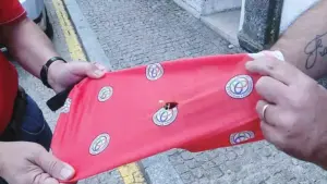 Le tribunal trouve étrange le choix de l'entreprise pour produire des colliers anti-tabac.