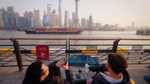 L'économie chinoise croît de 5 % en 2025, stimulée par les exportations.