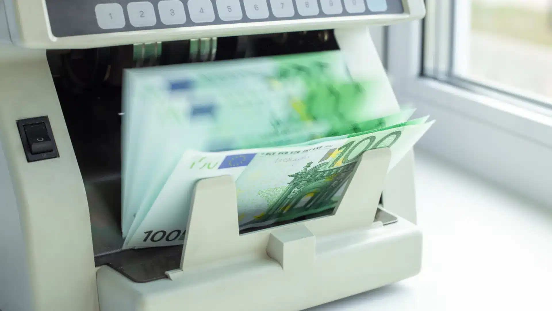 Les banques prévoient des augmentations de 1,8 %, mais les syndicats considèrent cela insuffisant.