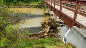 Les catastrophes naturelles vont compliquer le crédit immobilier là où le risque est élevé.