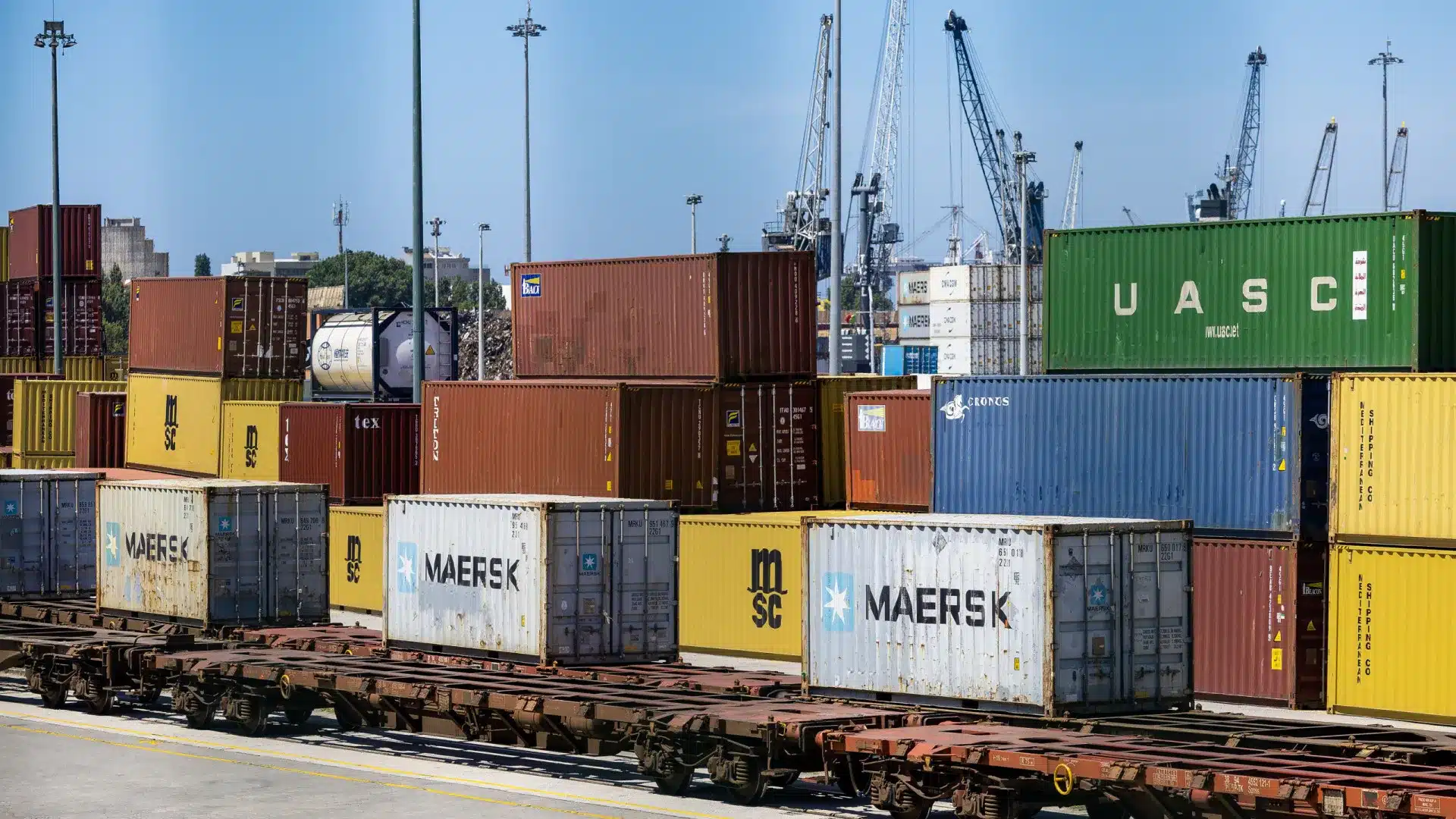 Les exportations chutent de 2,9 % au quatrième trimestre 2025 et les importations de 5,1 %.