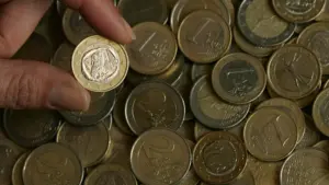 Les familles de la zone euro épargnent et investissent moins au 3e trimestre de 2025.