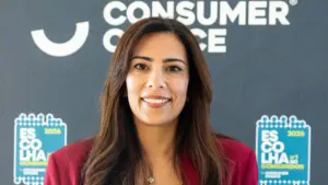 Les marques ne gagnent pas en parlant plus fort. Elles gagnent en étant cohérentes.