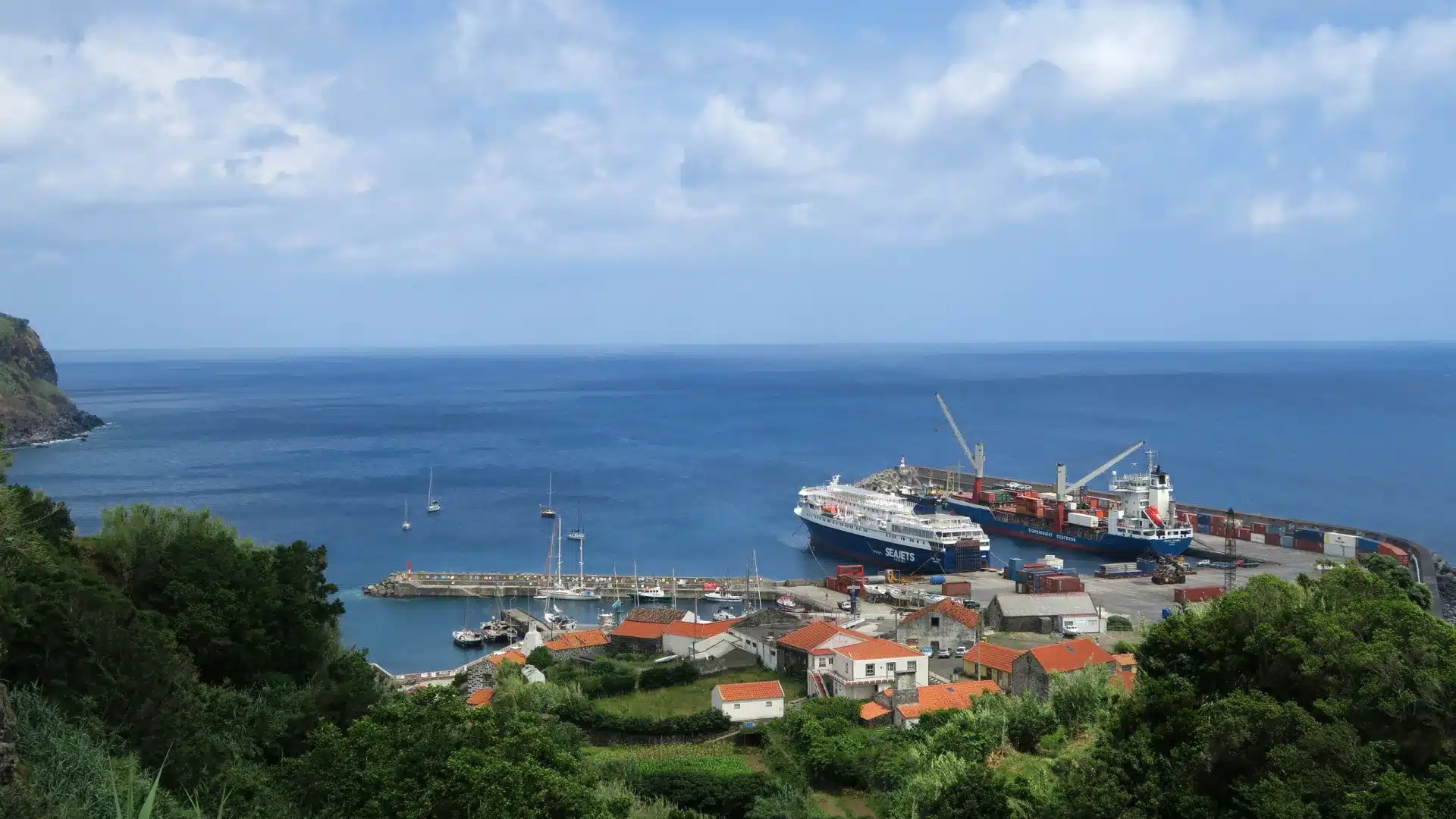 Les navires avec des marchandises destinées aux Flores continuent d'être exonérés de tarifs.
