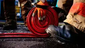 Les pompiers apportent de l'eau aux maisons et aux juntes de paroisse de Pombal.