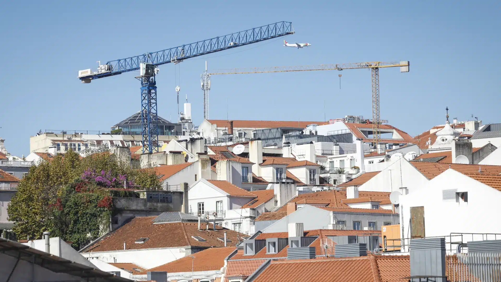 Les taux Euribor diminuent à trois, six et douze mois.