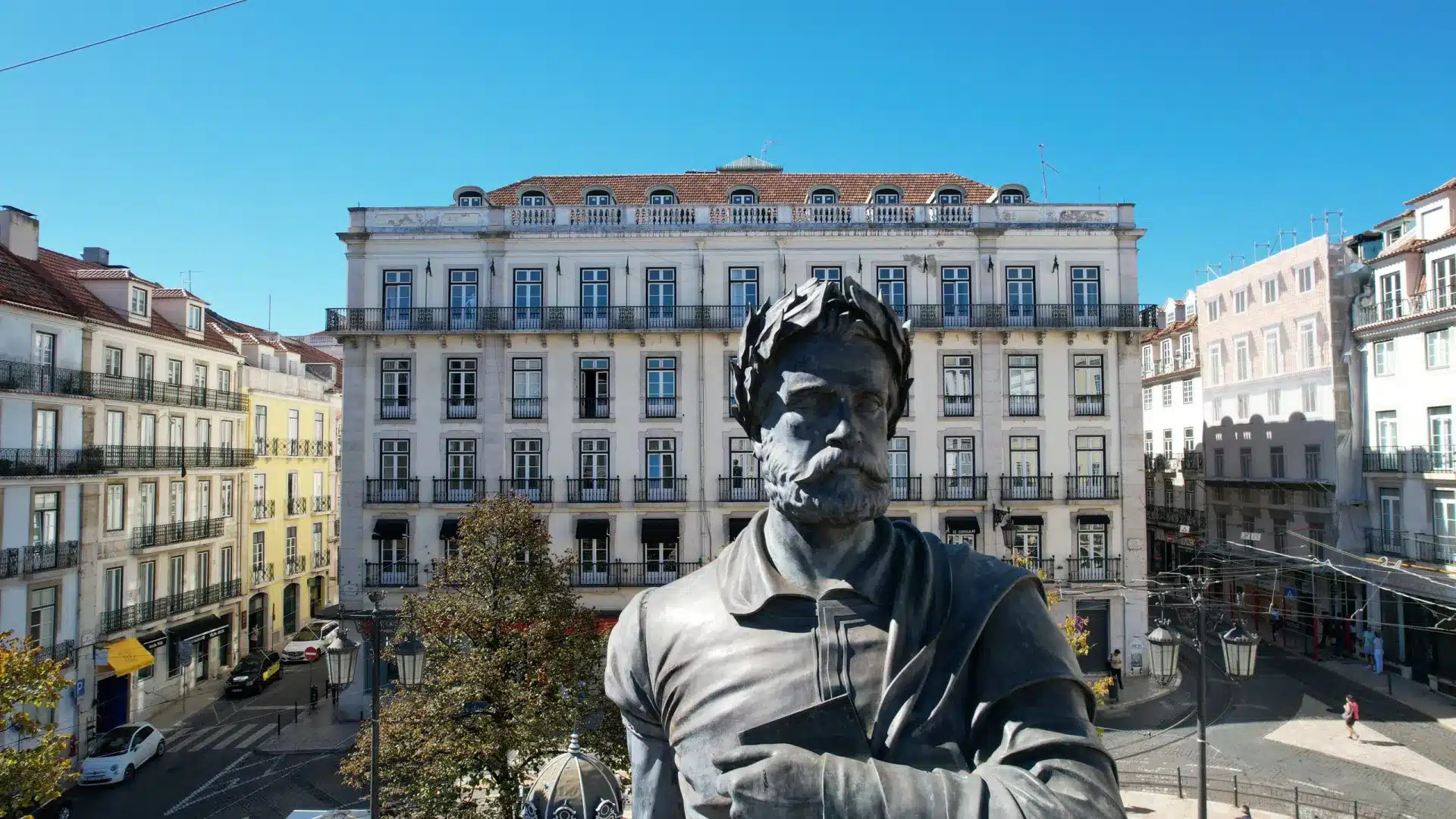 L'État achète un chansonnier rare du XVIe siècle pour les 500 ans de Camões.