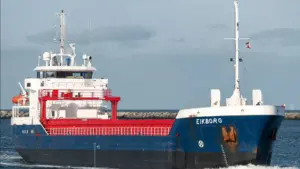 L'état de la mer rend impossible le remorquage d'un cargo à Figueira da Foz.