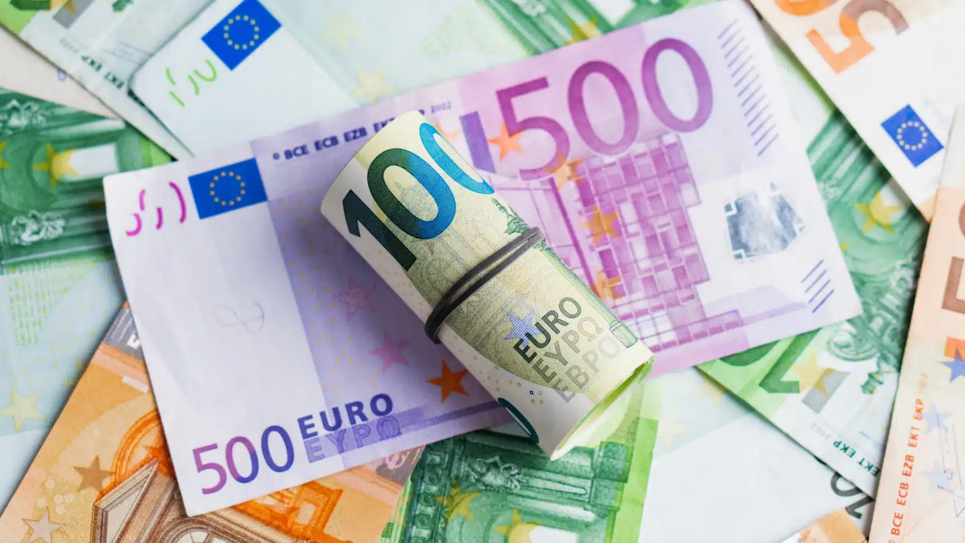 L'euro baisse pour la septième séance consécutive face au dollar.
